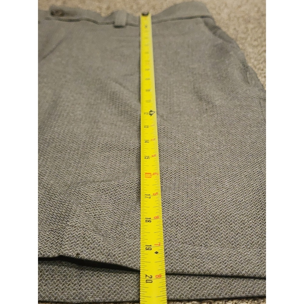 Roundtree & Yorke Men's Golf Shorts, Size 33, Inseam 9", Gray, Wrinkle Resistant - Picture 6 of 7